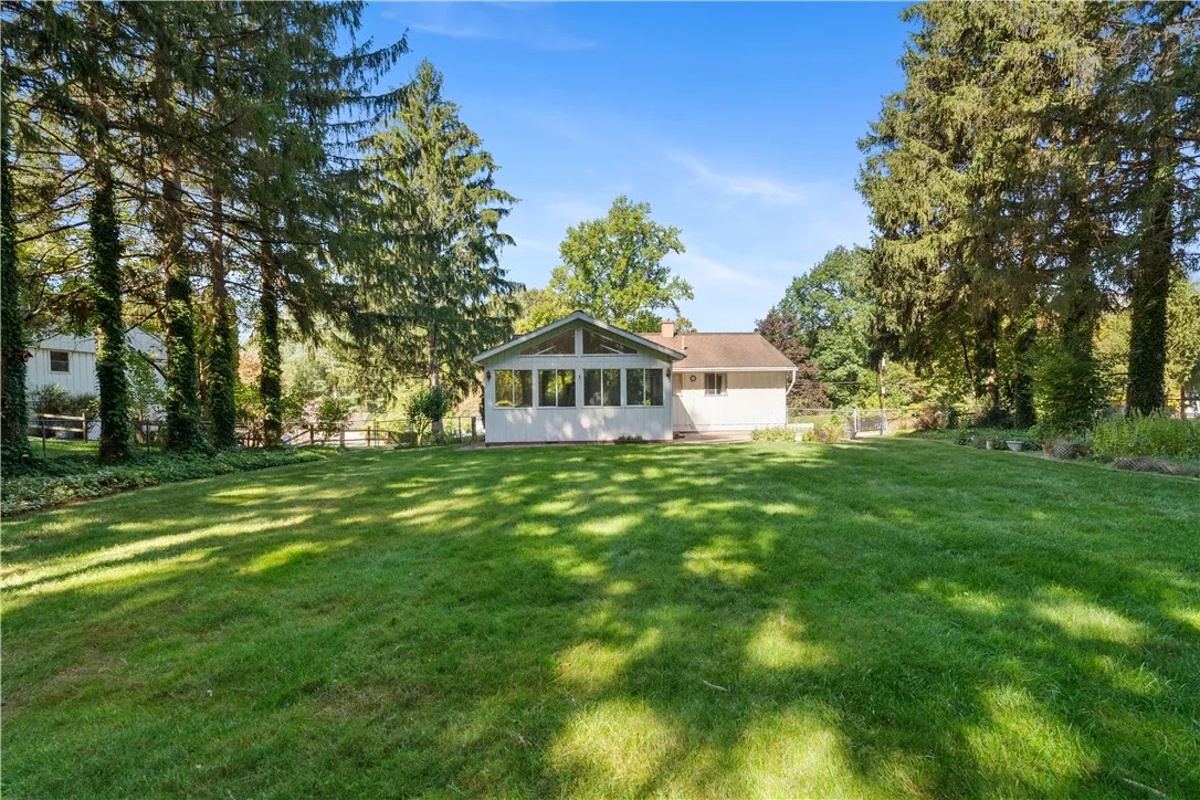21 Oak Hill Terrace, Perinton, New York 14526, Perinton, New York 14526, 3 Bedrooms Bedrooms, 7 Rooms Rooms,1 BathroomBathrooms,Residential,Closed,21 Oak Hill Terrace, Perinton, New York 14526,0,R1638496
