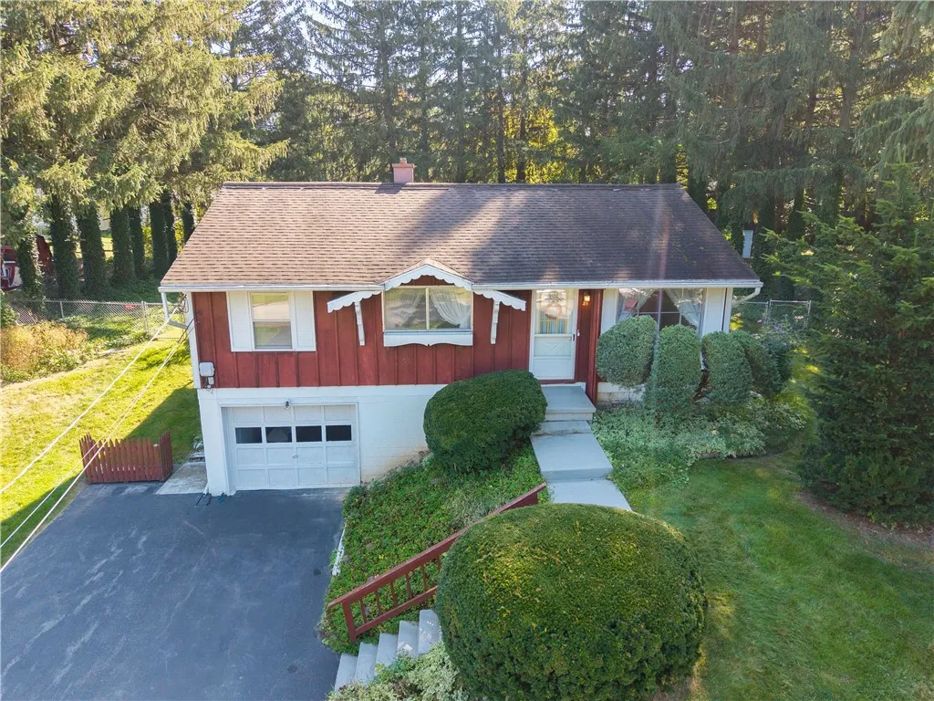 21 Oak Hill Terrace, Perinton, New York 14526, Perinton, New York 14526, 3 Bedrooms Bedrooms, 7 Rooms Rooms,1 BathroomBathrooms,Residential,Closed,21 Oak Hill Terrace, Perinton, New York 14526,0,R1638496