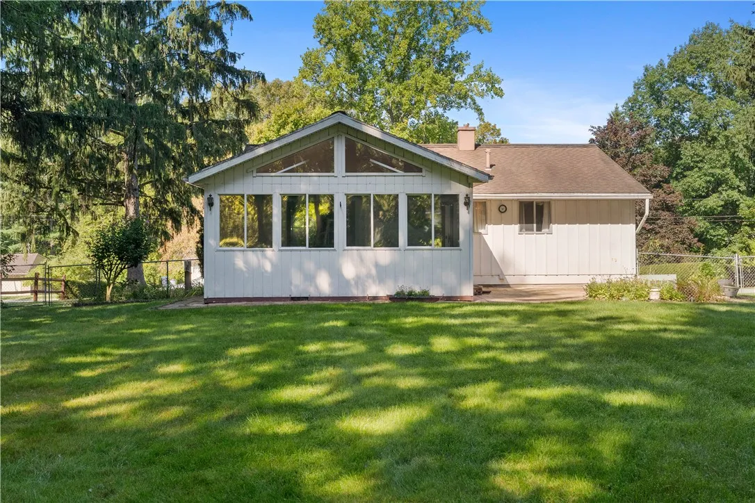 21 Oak Hill Terrace, Perinton, New York 14526, Perinton, New York 14526, 3 Bedrooms Bedrooms, 7 Rooms Rooms,1 BathroomBathrooms,Residential,Closed,21 Oak Hill Terrace, Perinton, New York 14526,0,R1638496