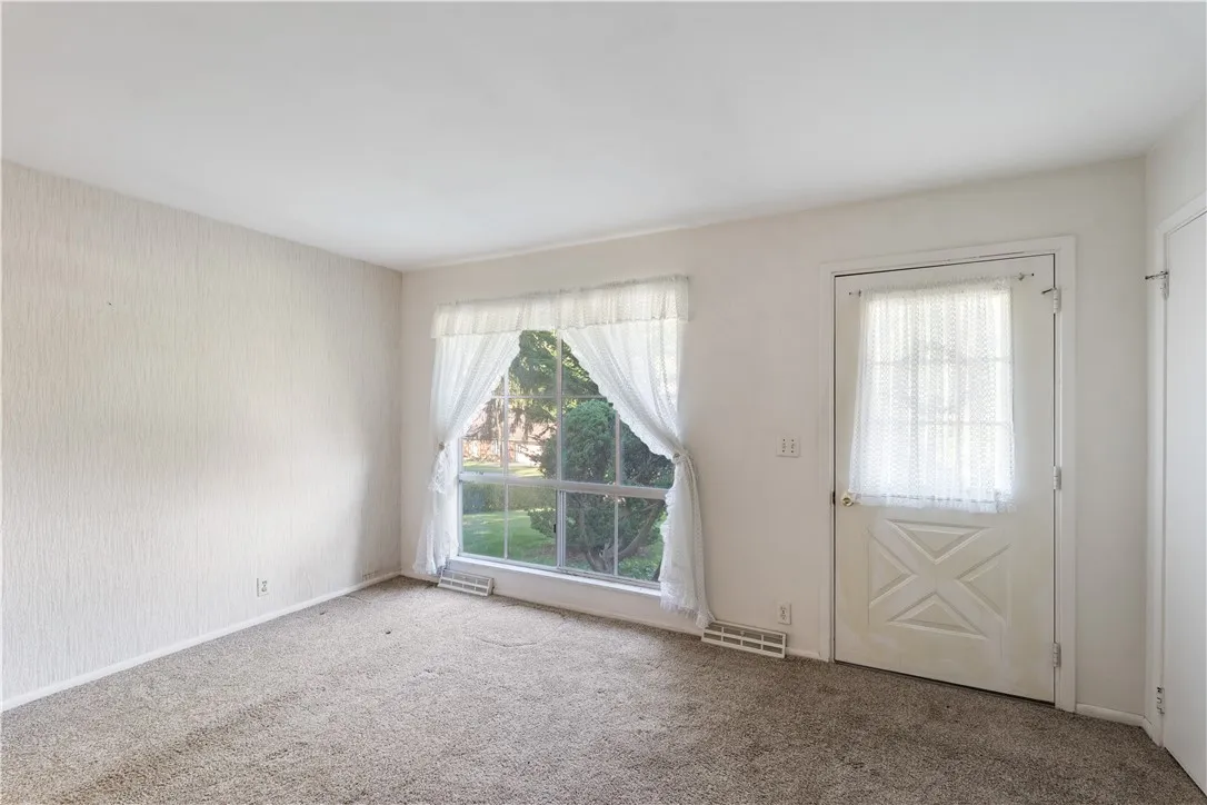 21 Oak Hill Terrace, Perinton, New York 14526, Perinton, New York 14526, 3 Bedrooms Bedrooms, 7 Rooms Rooms,1 BathroomBathrooms,Residential,Closed,21 Oak Hill Terrace, Perinton, New York 14526,0,R1638496