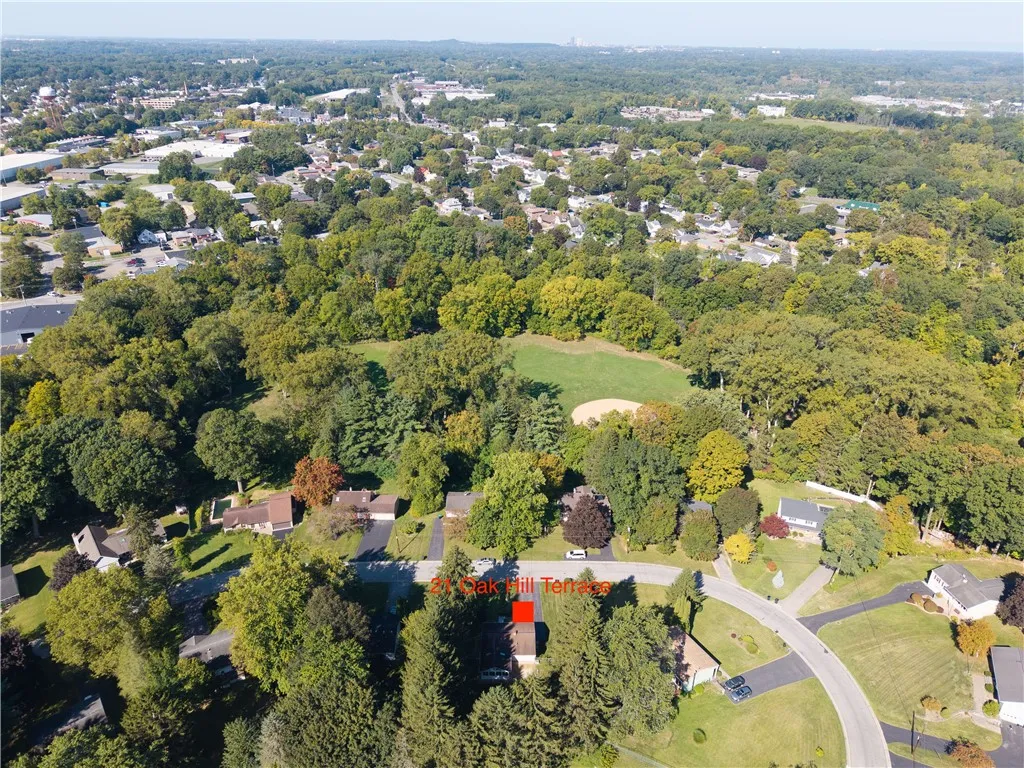 21 Oak Hill Terrace, Perinton, New York 14526, Perinton, New York 14526, 3 Bedrooms Bedrooms, 7 Rooms Rooms,1 BathroomBathrooms,Residential,Closed,21 Oak Hill Terrace, Perinton, New York 14526,0,R1638496