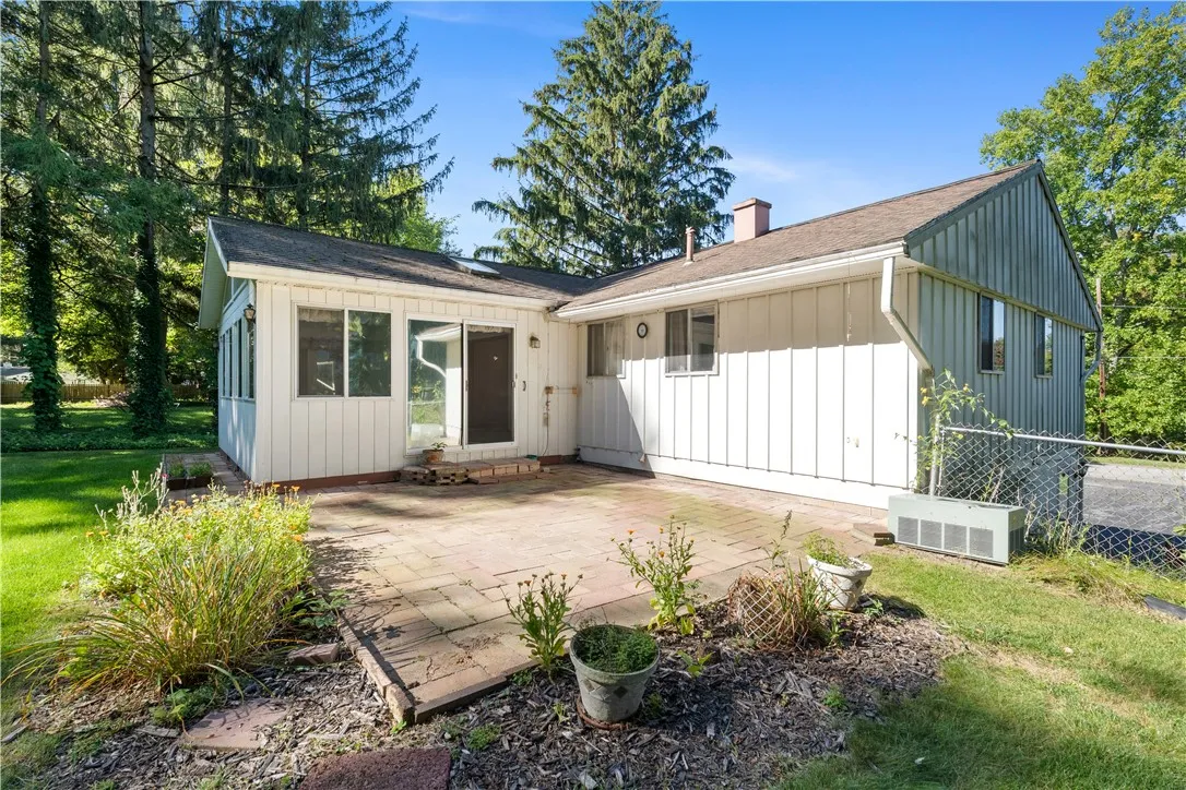 21 Oak Hill Terrace, Perinton, New York 14526, Perinton, New York 14526, 3 Bedrooms Bedrooms, 7 Rooms Rooms,1 BathroomBathrooms,Residential,Closed,21 Oak Hill Terrace, Perinton, New York 14526,0,R1638496