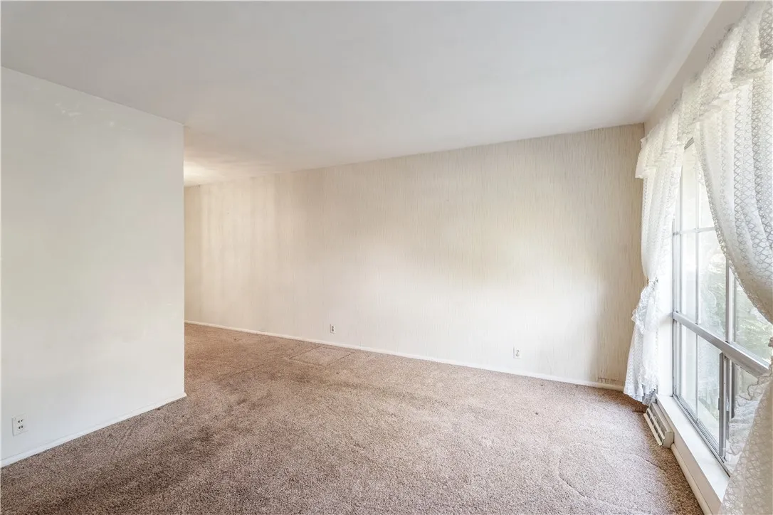 21 Oak Hill Terrace, Perinton, New York 14526, Perinton, New York 14526, 3 Bedrooms Bedrooms, 7 Rooms Rooms,1 BathroomBathrooms,Residential,Closed,21 Oak Hill Terrace, Perinton, New York 14526,0,R1638496