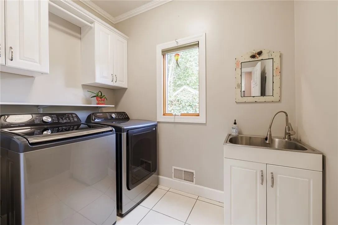 2 Basco Terrace, Greece, New York 14559, Greece, New York 14559, 4 Bedrooms Bedrooms, 8 Rooms Rooms,2 BathroomsBathrooms,Residential,For Sale,2 Basco Terrace, Greece, New York 14559,0,R1638679