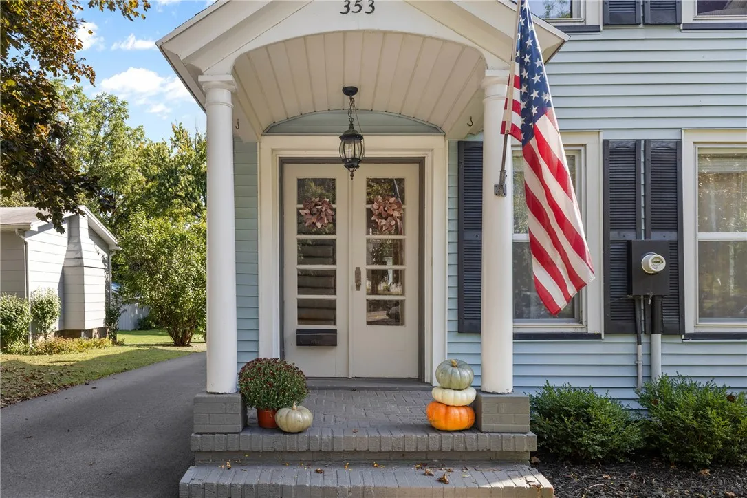 353 Gibson Street, Canandaigua City, New York 1442, Canandaigua City, New York 14424, 3 Bedrooms Bedrooms, 7 Rooms Rooms,1 BathroomBathrooms,Residential,For Sale,353 Gibson Street, Canandaigua City, New York 1442,0,R1638325