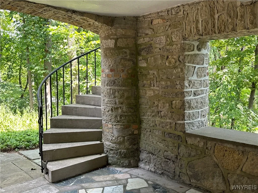 1005 Big Tree Rd, Aurora, New York 14052, Aurora, New York 14052, 7 Bedrooms Bedrooms, 16 Rooms Rooms,5 BathroomsBathrooms,Residential,For Sale,1005 Big Tree Rd, Aurora, New York 14052,0,B1638769