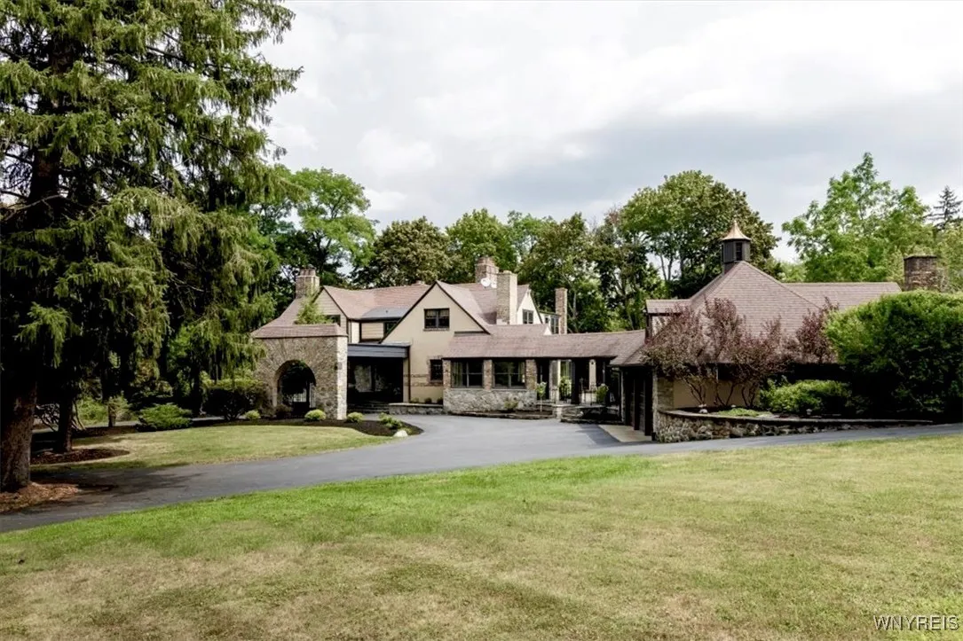 1005 Big Tree Rd, Aurora, New York 14052, Aurora, New York 14052, 7 Bedrooms Bedrooms, 16 Rooms Rooms,5 BathroomsBathrooms,Residential,For Sale,1005 Big Tree Rd, Aurora, New York 14052,0,B1638769