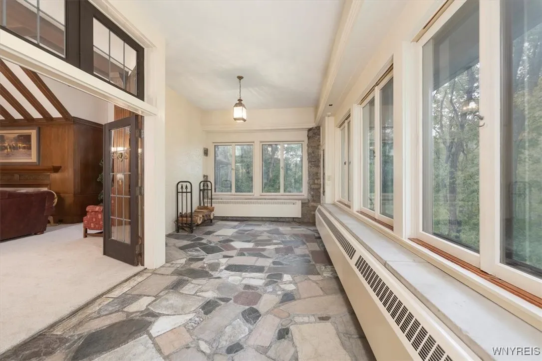 SUN ROOM - ALL SEASON