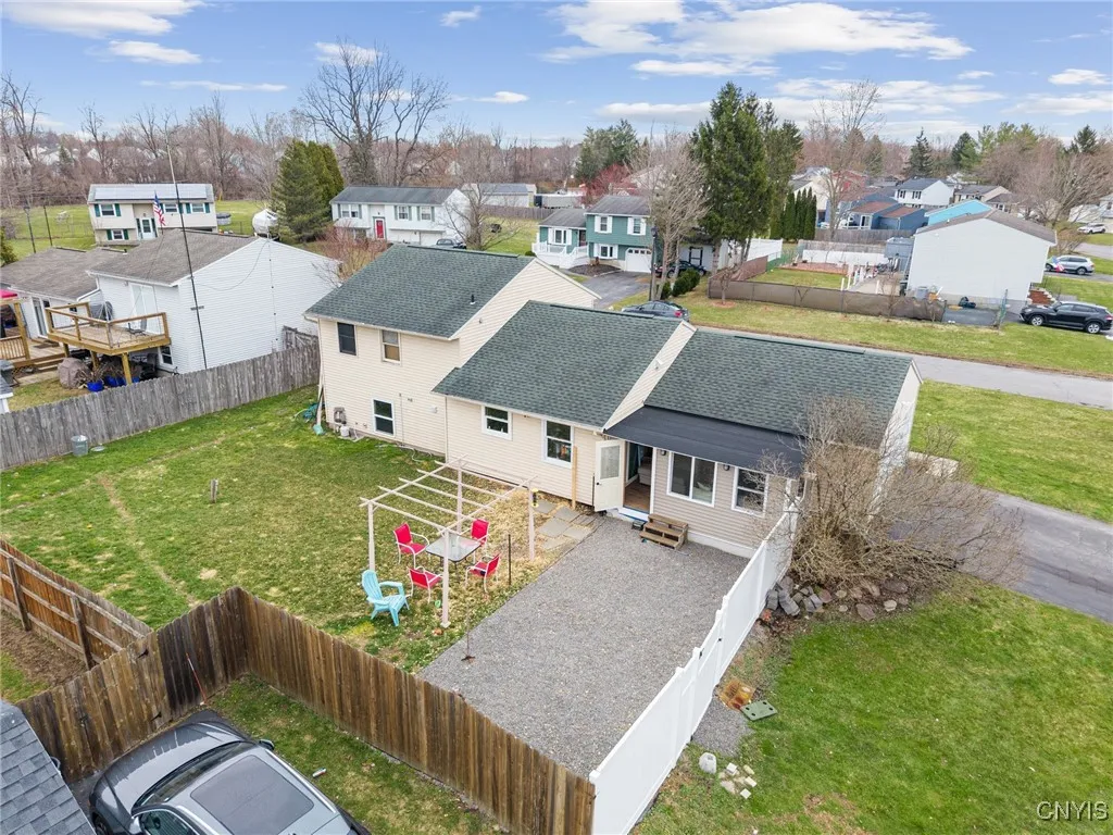 3901 Falcon Court, Clay, New York 13090, Clay, New York 13090, 3 Bedrooms Bedrooms, 6 Rooms Rooms,1 BathroomBathrooms,Residential,For Sale,3901 Falcon Court, Clay, New York 13090,0,S1636451