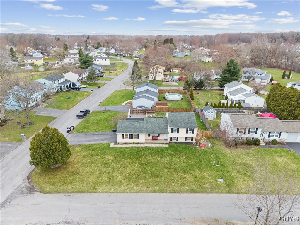 3901 Falcon Court, Clay, New York 13090, Clay, New York 13090, 3 Bedrooms Bedrooms, 6 Rooms Rooms,1 BathroomBathrooms,Residential,For Sale,3901 Falcon Court, Clay, New York 13090,0,S1636451