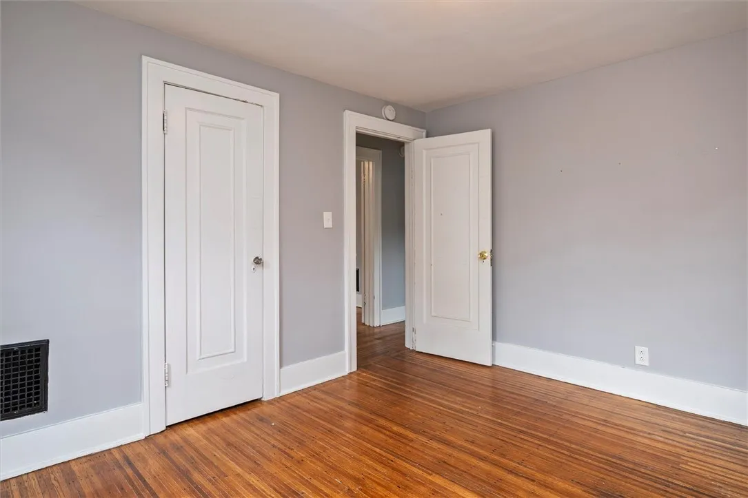 24 Nye Park, Rochester, New York 14621, Rochester, New York 14621, 3 Bedrooms Bedrooms, 6 Rooms Rooms,1 BathroomBathrooms,Residential,For Sale,24 Nye Park, Rochester, New York 14621,0,R1638974