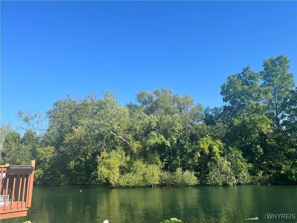 51 South 86th Street 2a, Niagara Falls, New York 1, Niagara Falls, New York 14304, 2 Bedrooms Bedrooms, 4 Rooms Rooms,1 BathroomBathrooms,Residential,For Sale,51 South 86th Street 2a, Niagara Falls, New York 1,0,B1638817