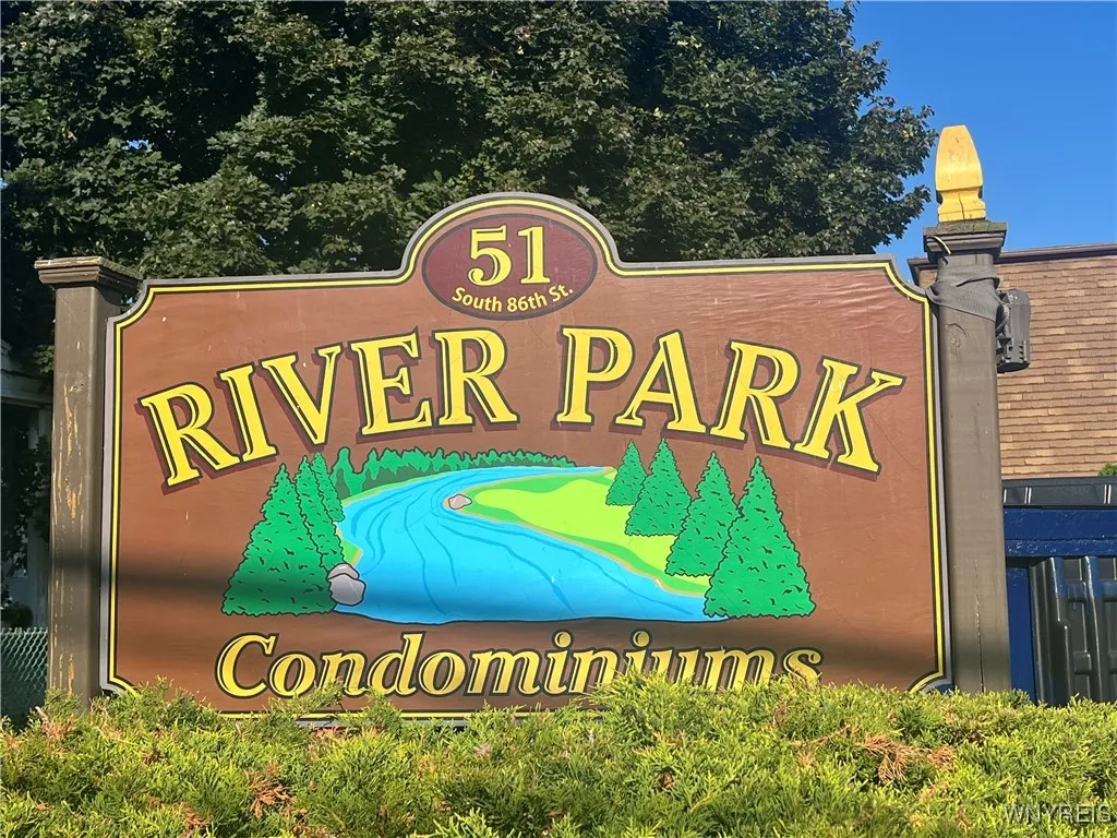 51 South 86th Street 2a, Niagara Falls, New York 1, Niagara Falls, New York 14304, 2 Bedrooms Bedrooms, 4 Rooms Rooms,1 BathroomBathrooms,Residential,For Sale,51 South 86th Street 2a, Niagara Falls, New York 1,0,B1638817