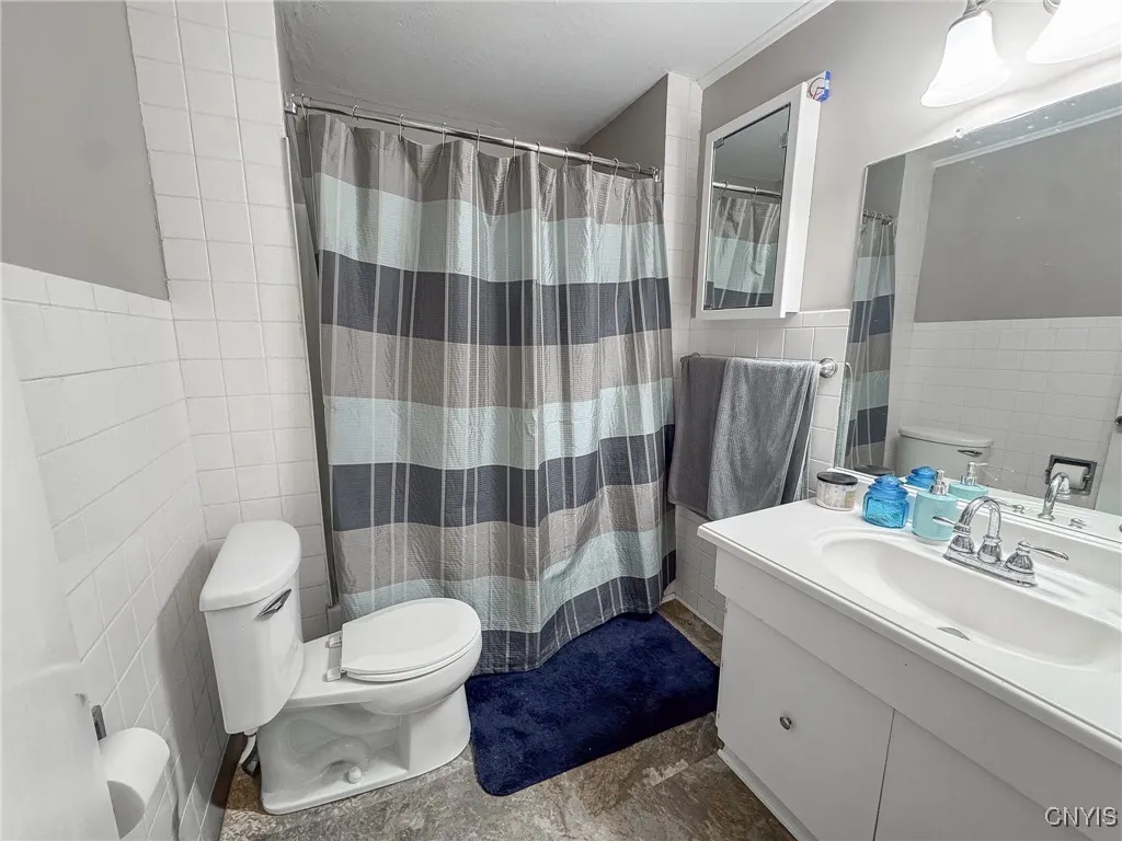 60 Mary Street, Auburn, New York 13021, Auburn, New York 13021, 3 Bedrooms Bedrooms, 6 Rooms Rooms,1 BathroomBathrooms,Residential Lease,For Rent,60 Mary Street, Auburn, New York 13021,0,S1638977