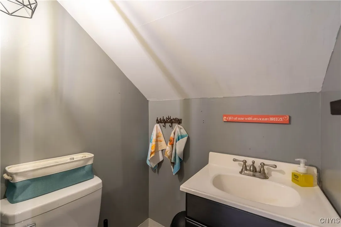 103 Chester Drive, Salina, New York 13208, Salina, New York 13208, 2 Bedrooms Bedrooms, 7 Rooms Rooms,1 BathroomBathrooms,Residential,For Sale,103 Chester Drive, Salina, New York 13208,0,S1638498