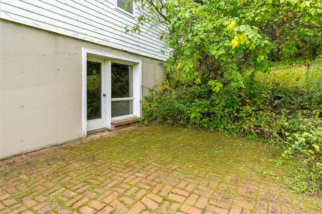 415 Loud Road, Perinton, New York 14450, Perinton, New York 14450, 4 Bedrooms Bedrooms, 8 Rooms Rooms,2 BathroomsBathrooms,Residential,For Sale,415 Loud Road, Perinton, New York 14450,0,R1638885