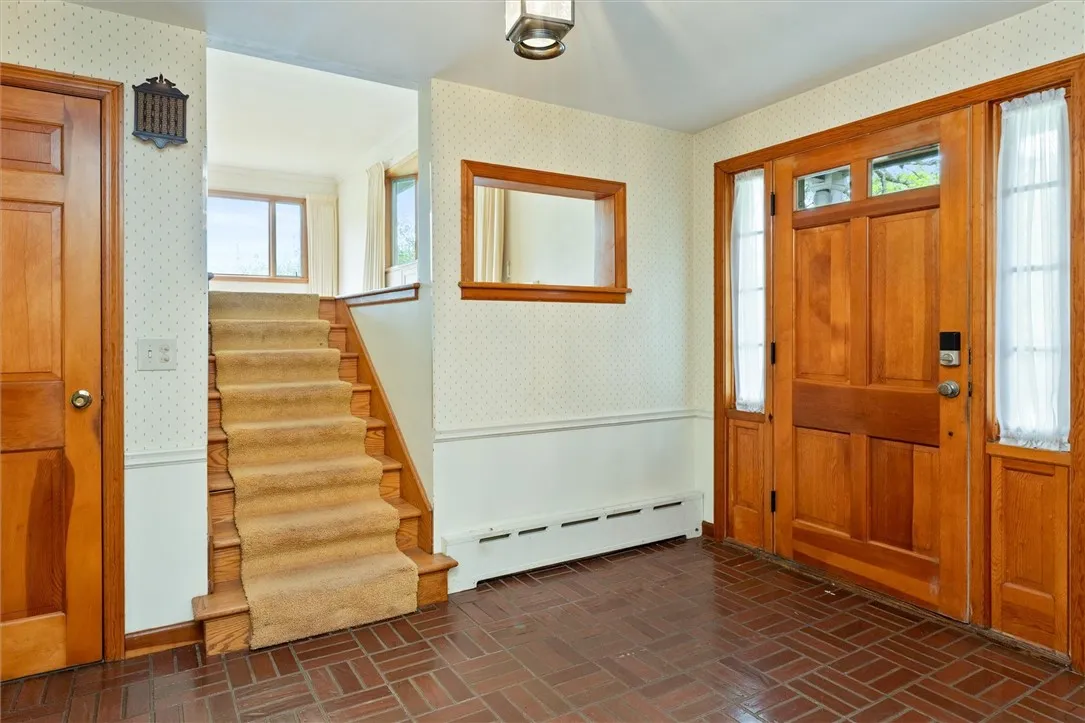 415 Loud Road, Perinton, New York 14450, Perinton, New York 14450, 4 Bedrooms Bedrooms, 8 Rooms Rooms,2 BathroomsBathrooms,Residential,For Sale,415 Loud Road, Perinton, New York 14450,0,R1638885