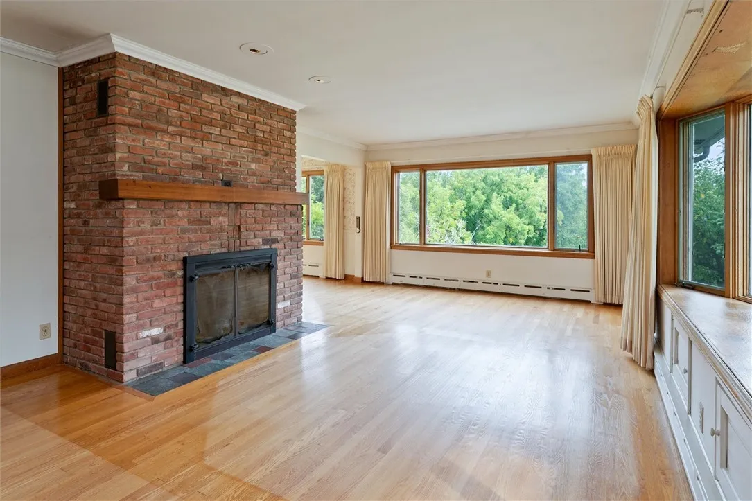 415 Loud Road, Perinton, New York 14450, Perinton, New York 14450, 4 Bedrooms Bedrooms, 8 Rooms Rooms,2 BathroomsBathrooms,Residential,For Sale,415 Loud Road, Perinton, New York 14450,0,R1638885
