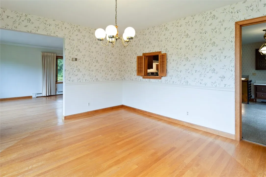 415 Loud Road, Perinton, New York 14450, Perinton, New York 14450, 4 Bedrooms Bedrooms, 8 Rooms Rooms,2 BathroomsBathrooms,Residential,For Sale,415 Loud Road, Perinton, New York 14450,0,R1638885