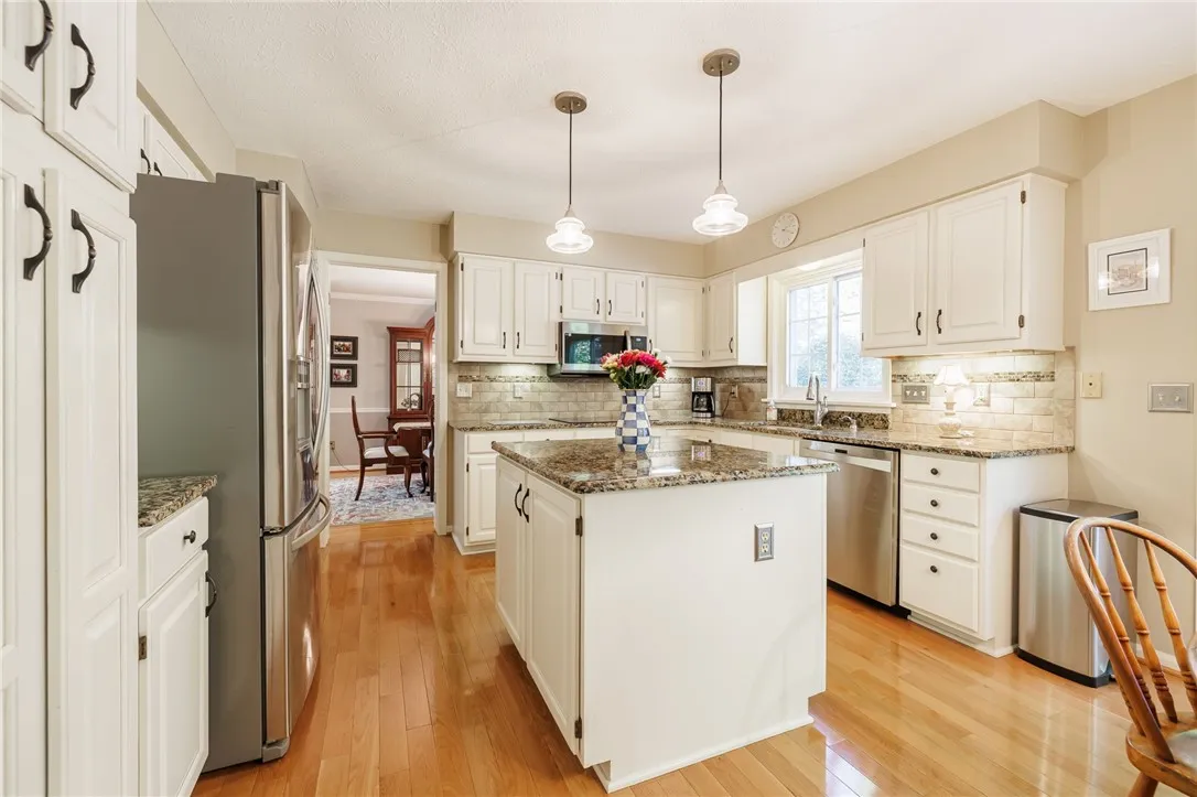 102 Broadmoor Trail, Perinton, New York 14450, Perinton, New York 14450, 4 Bedrooms Bedrooms, 9 Rooms Rooms,2 BathroomsBathrooms,Residential,For Sale,102 Broadmoor Trail, Perinton, New York 14450,0,R1634815