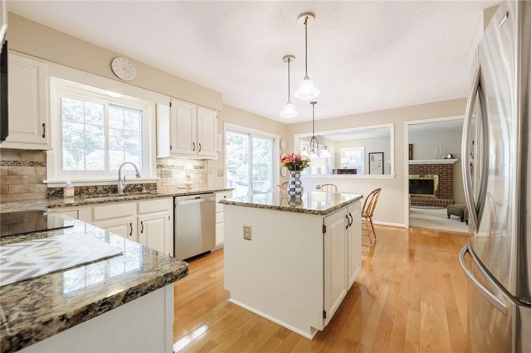 102 Broadmoor Trail, Perinton, New York 14450, Perinton, New York 14450, 4 Bedrooms Bedrooms, 9 Rooms Rooms,2 BathroomsBathrooms,Residential,For Sale,102 Broadmoor Trail, Perinton, New York 14450,0,R1634815