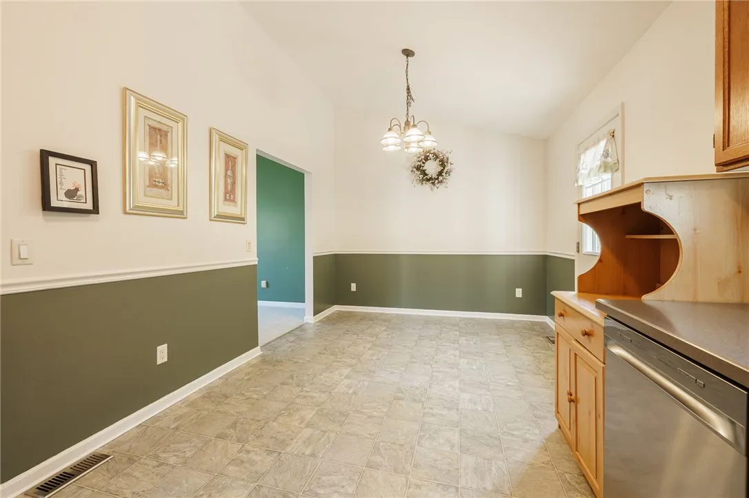 3237 Pine View Drive, Macedon, New York 14568, Macedon, New York 14568, 4 Bedrooms Bedrooms, 8 Rooms Rooms,2 BathroomsBathrooms,Residential,For Sale,3237 Pine View Drive, Macedon, New York 14568,0,R1638923