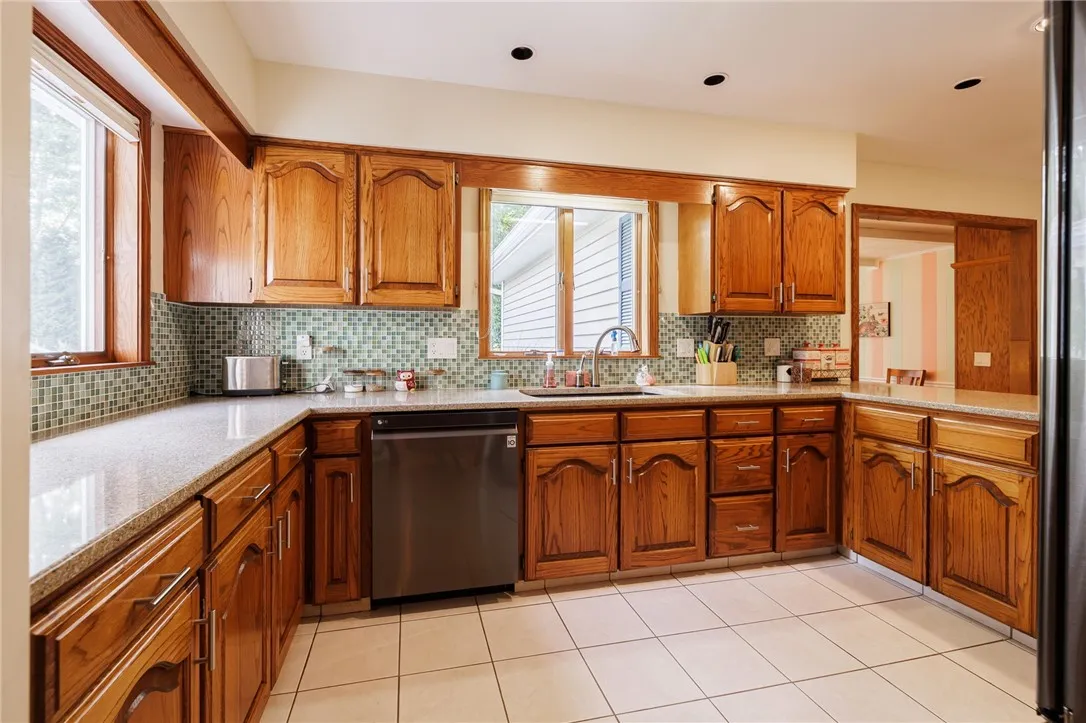 132 Lincoln Road, Arcadia, New York 14513, Arcadia, New York 14513, 4 Bedrooms Bedrooms, 8 Rooms Rooms,2 BathroomsBathrooms,Residential,For Sale,132 Lincoln Road, Arcadia, New York 14513,0,R1637740