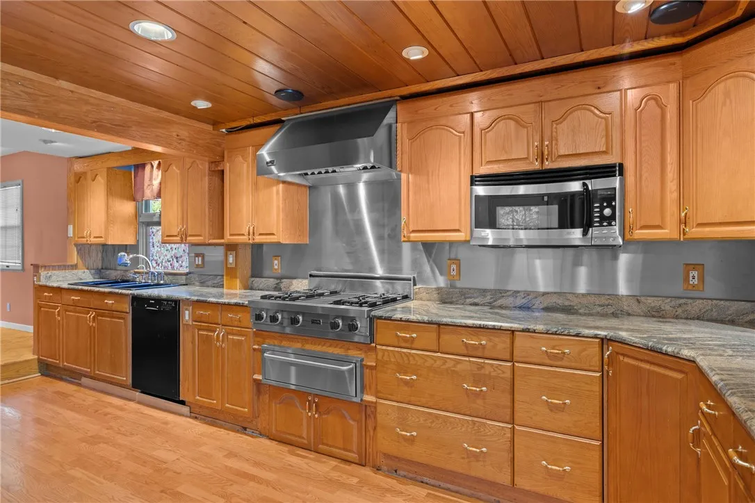 112 Dorking Road, Brighton, New York 14610, Brighton, New York 14610, 3 Bedrooms Bedrooms, 6 Rooms Rooms,1 BathroomBathrooms,Residential,For Sale,112 Dorking Road, Brighton, New York 14610,0,R1638521