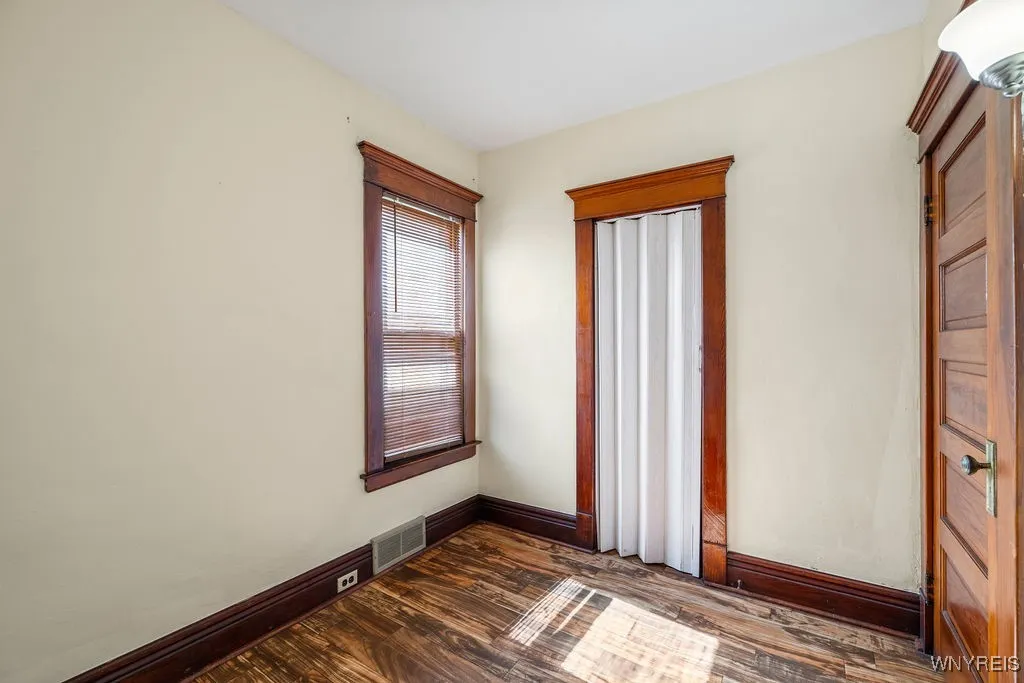 147 Theodore Street, Buffalo, New York 14211, Buffalo, New York 14211, 5 Bedrooms Bedrooms, ,2 BathroomsBathrooms,Residential,For Sale,147 Theodore Street, Buffalo, New York 14211,0,B1638998
