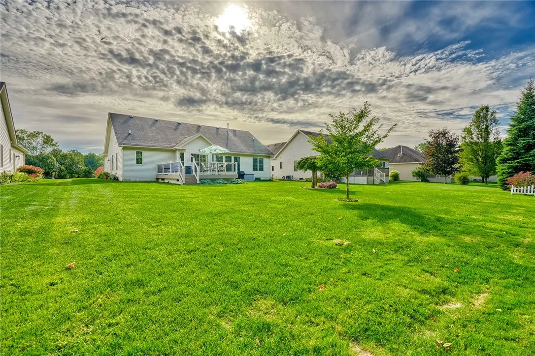 1151 Twin Leaf Terrace, Webster, New York 14580, Webster, New York 14580, 3 Bedrooms Bedrooms, 6 Rooms Rooms,2 BathroomsBathrooms,Residential,For Sale,1151 Twin Leaf Terrace, Webster, New York 14580,0,R1637686