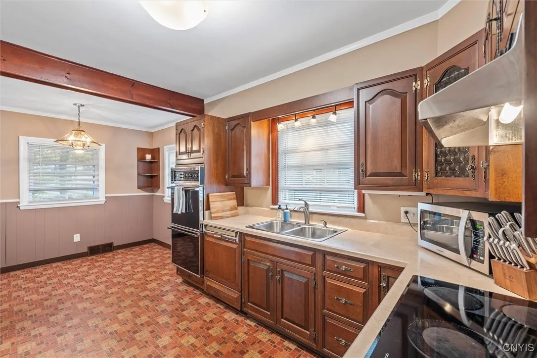 113 Russet Lane, Geddes, New York 13209, Geddes, New York 13209, 4 Bedrooms Bedrooms, 8 Rooms Rooms,3 BathroomsBathrooms,Residential,For Sale,113 Russet Lane, Geddes, New York 13209,0,S1638890