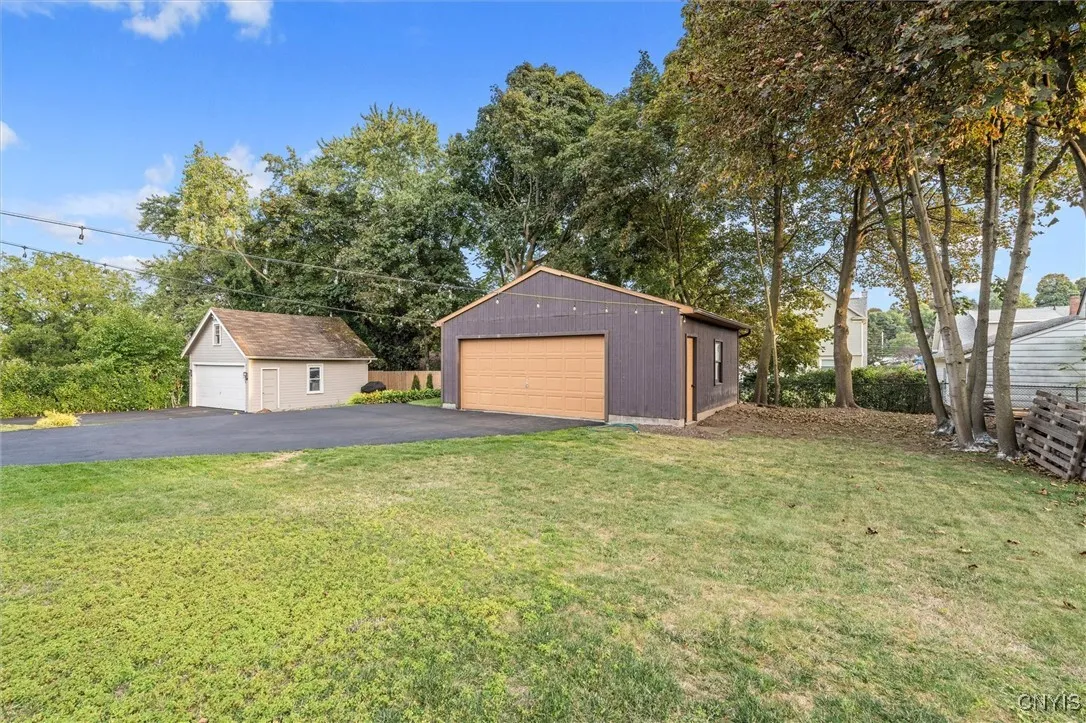 113 Russet Lane, Geddes, New York 13209, Geddes, New York 13209, 4 Bedrooms Bedrooms, 8 Rooms Rooms,3 BathroomsBathrooms,Residential,For Sale,113 Russet Lane, Geddes, New York 13209,0,S1638890