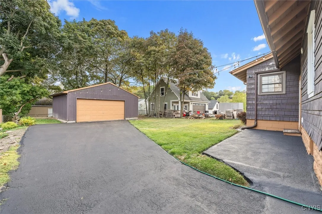 113 Russet Lane, Geddes, New York 13209, Geddes, New York 13209, 4 Bedrooms Bedrooms, 8 Rooms Rooms,3 BathroomsBathrooms,Residential,For Sale,113 Russet Lane, Geddes, New York 13209,0,S1638890