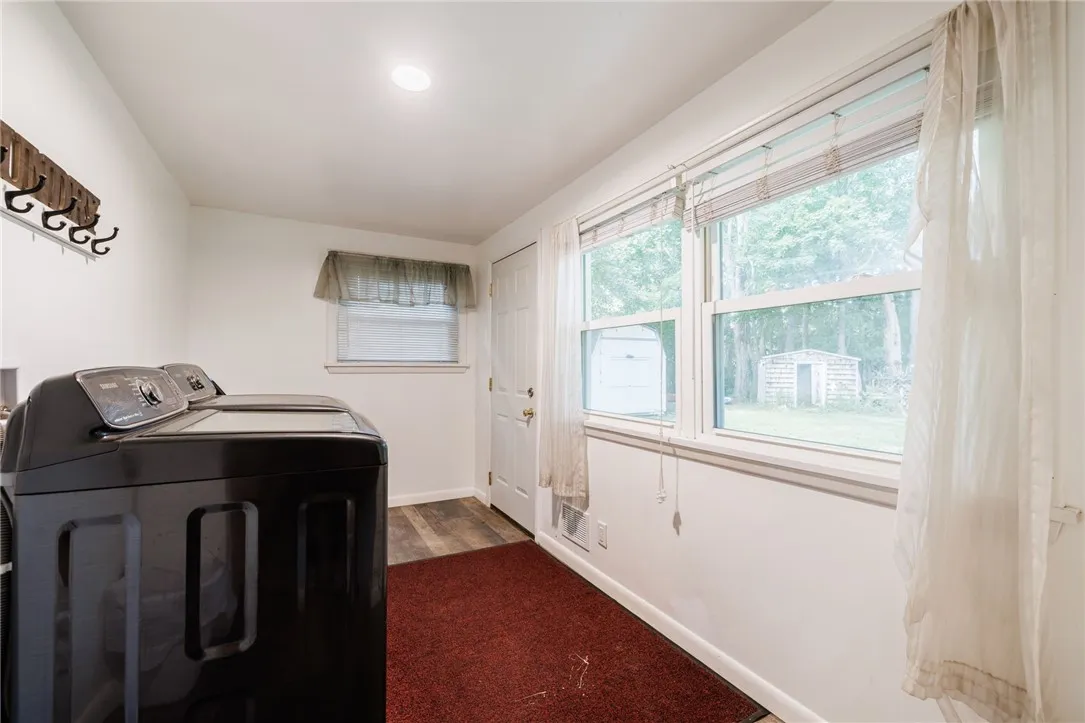 76 Creekwood Drive, Greece, New York 14626, Greece, New York 14626, 4 Bedrooms Bedrooms, 6 Rooms Rooms,2 BathroomsBathrooms,Residential,Closed,76 Creekwood Drive, Greece, New York 14626,0,R1637739