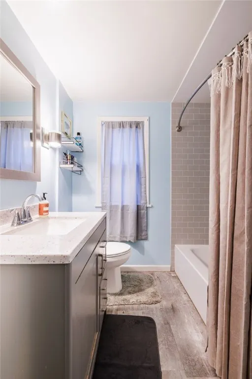 76 Creekwood Drive, Greece, New York 14626, Greece, New York 14626, 4 Bedrooms Bedrooms, 6 Rooms Rooms,2 BathroomsBathrooms,Residential,Closed,76 Creekwood Drive, Greece, New York 14626,0,R1637739