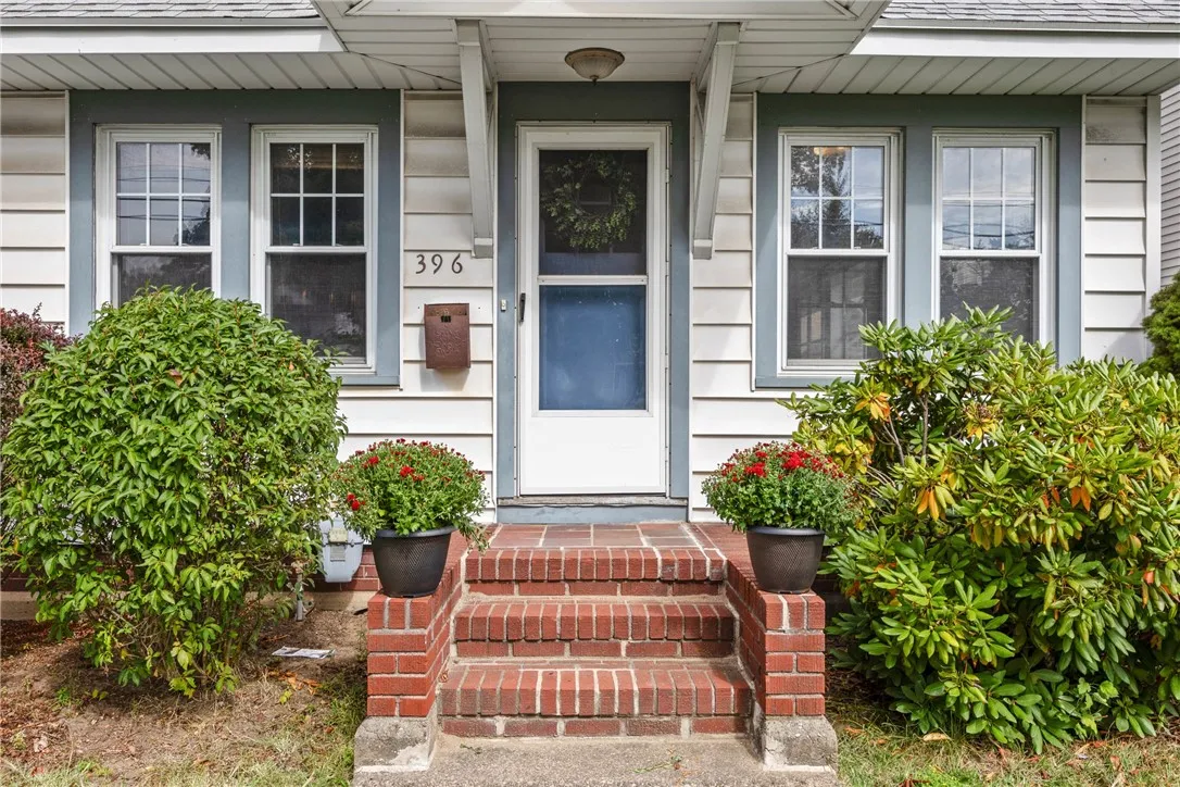 396 Stonewood Avenue, Greece, New York 14616, Greece, New York 14616, 4 Bedrooms Bedrooms, 9 Rooms Rooms,1 BathroomBathrooms,Residential,For Sale,396 Stonewood Avenue, Greece, New York 14616,0,R1638987