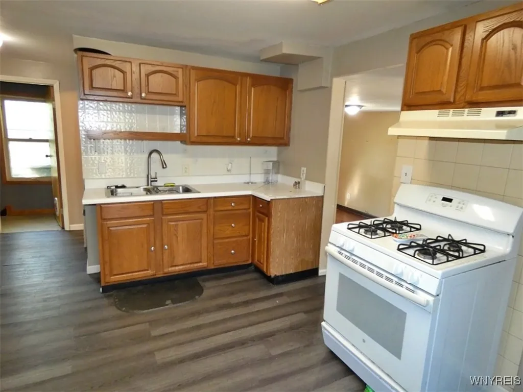 4105 South Park Avenue, Hamburg, New York 14219, Hamburg, New York 14219, 5 Bedrooms Bedrooms, ,2 BathroomsBathrooms,Residential,For Sale,4105 South Park Avenue, Hamburg, New York 14219,0,B1639034