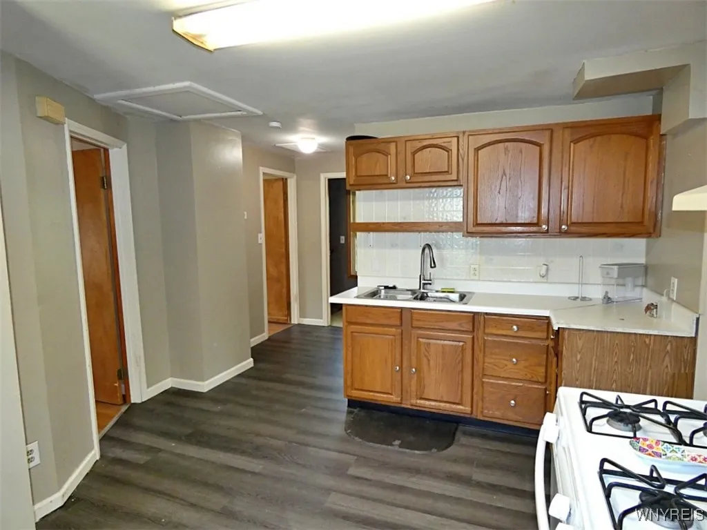 4105 South Park Avenue, Hamburg, New York 14219, Hamburg, New York 14219, 5 Bedrooms Bedrooms, ,2 BathroomsBathrooms,Residential,For Sale,4105 South Park Avenue, Hamburg, New York 14219,0,B1639034