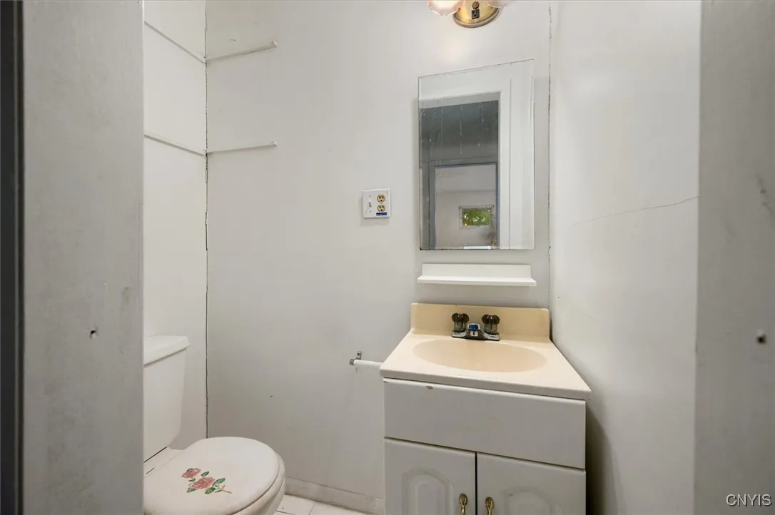 8228 Woods Highway, New Hartford, New York 13413, New Hartford, New York 13413, 4 Bedrooms Bedrooms, 7 Rooms Rooms,3 BathroomsBathrooms,Residential,For Sale,8228 Woods Highway, New Hartford, New York 13413,0,S1639027