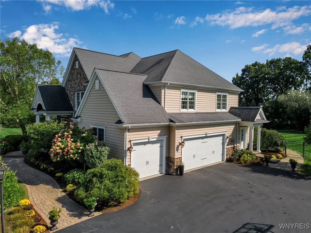 8925 Williams Court, Clarence, New York 14032, Clarence, New York 14032, 5 Bedrooms Bedrooms, 11 Rooms Rooms,3 BathroomsBathrooms,Residential,For Sale,8925 Williams Court, Clarence, New York 14032,0,B1638545