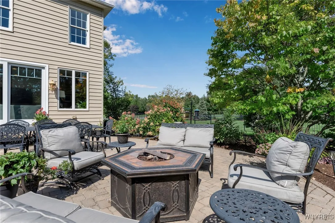 8925 Williams Court, Clarence, New York 14032, Clarence, New York 14032, 5 Bedrooms Bedrooms, 11 Rooms Rooms,3 BathroomsBathrooms,Residential,For Sale,8925 Williams Court, Clarence, New York 14032,0,B1638545