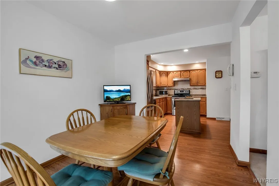 23 Eagles Trce, Amherst, New York 14221, Amherst, New York 14221, 3 Bedrooms Bedrooms, 9 Rooms Rooms,2 BathroomsBathrooms,Residential,For Sale,23 Eagles Trce, Amherst, New York 14221,0,B1638572