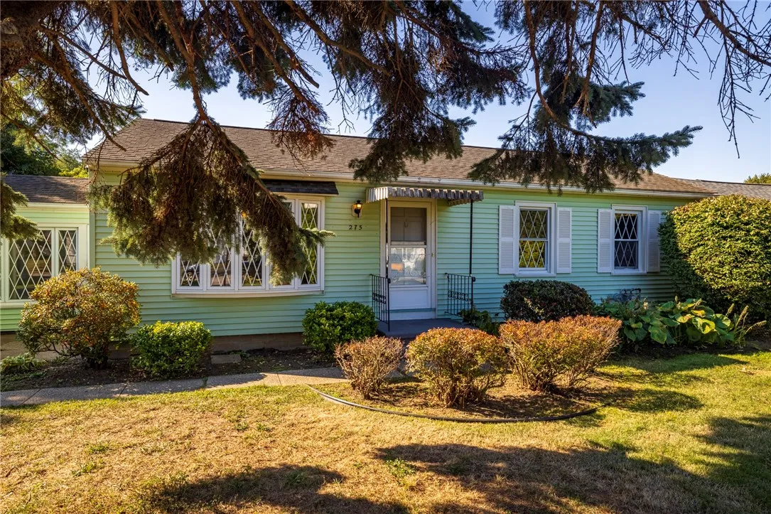 275 Barmont Drive, Greece, New York 14626, Greece, New York 14626, 3 Bedrooms Bedrooms, 5 Rooms Rooms,1 BathroomBathrooms,Residential,For Sale,275 Barmont Drive, Greece, New York 14626,0,R1637712