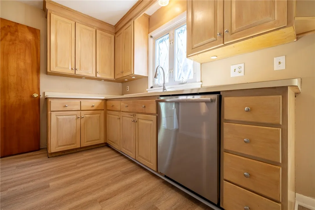 275 Barmont Drive, Greece, New York 14626, Greece, New York 14626, 3 Bedrooms Bedrooms, 5 Rooms Rooms,1 BathroomBathrooms,Residential,For Sale,275 Barmont Drive, Greece, New York 14626,0,R1637712
