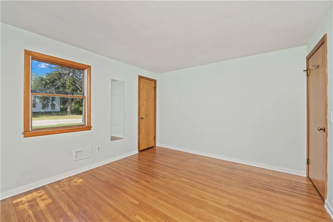 998 Gravel Road, Webster, New York 14580, Webster, New York 14580, 3 Bedrooms Bedrooms, 6 Rooms Rooms,1 BathroomBathrooms,Residential,For Sale,998 Gravel Road, Webster, New York 14580,0,R1638959