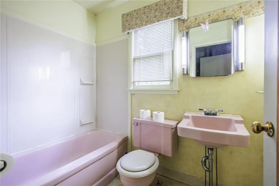 175 Cornwell Street, Milo, New York 14527, Milo, New York 14527, 5 Bedrooms Bedrooms, 11 Rooms Rooms,2 BathroomsBathrooms,Residential,Closed,175 Cornwell Street, Milo, New York 14527,0,R1638458