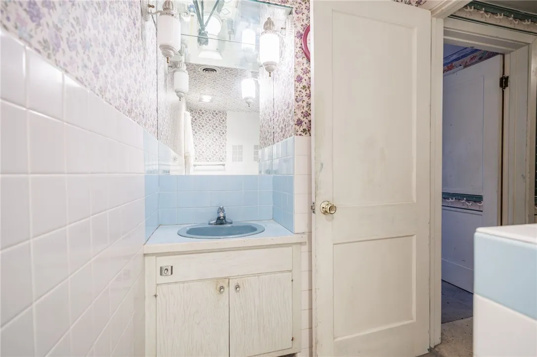 175 Cornwell Street, Milo, New York 14527, Milo, New York 14527, 5 Bedrooms Bedrooms, 11 Rooms Rooms,2 BathroomsBathrooms,Residential,Closed,175 Cornwell Street, Milo, New York 14527,0,R1638458