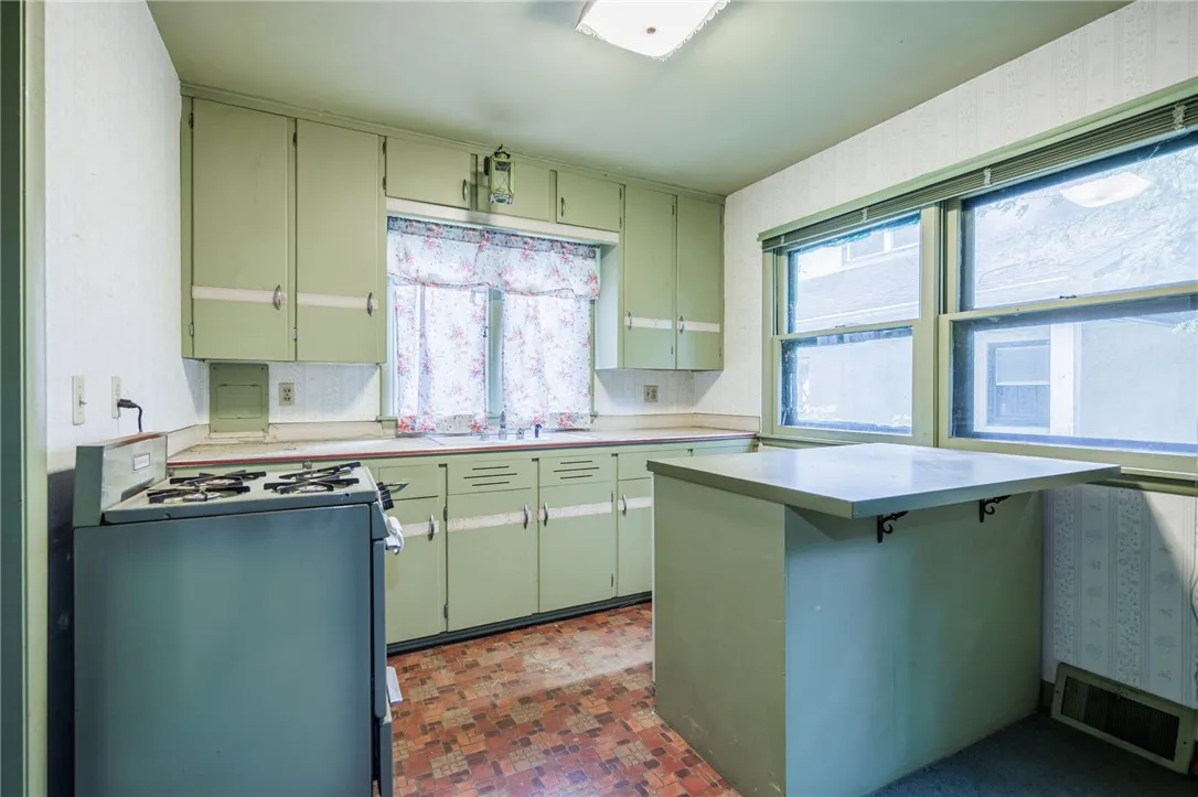 175 Cornwell Street, Milo, New York 14527, Milo, New York 14527, 5 Bedrooms Bedrooms, 11 Rooms Rooms,2 BathroomsBathrooms,Residential,Closed,175 Cornwell Street, Milo, New York 14527,0,R1638458