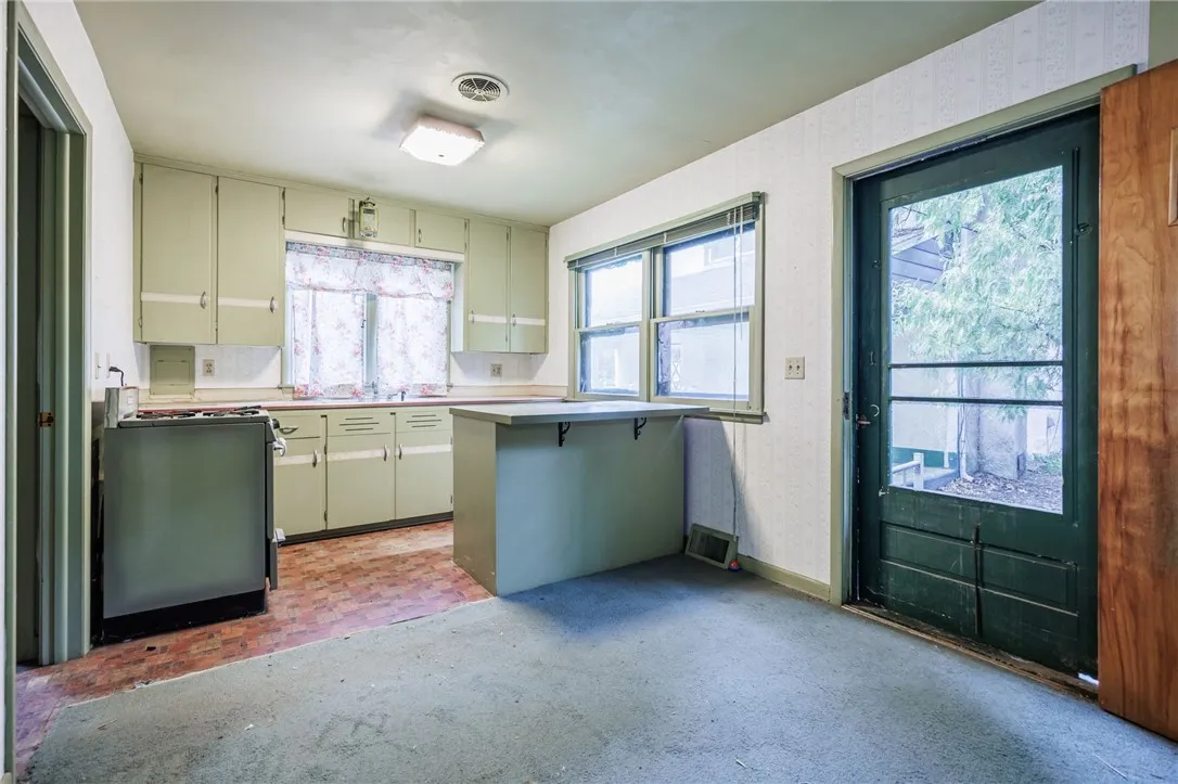 175 Cornwell Street, Milo, New York 14527, Milo, New York 14527, 5 Bedrooms Bedrooms, 11 Rooms Rooms,2 BathroomsBathrooms,Residential,Closed,175 Cornwell Street, Milo, New York 14527,0,R1638458