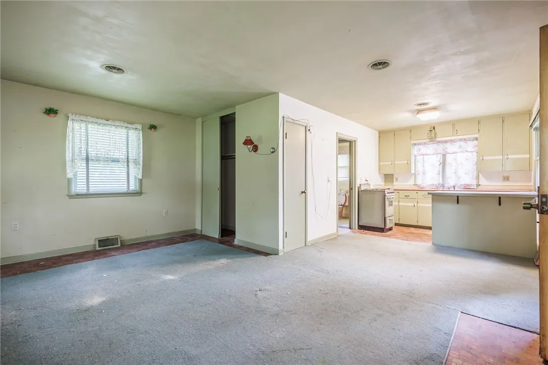 175 Cornwell Street, Milo, New York 14527, Milo, New York 14527, 5 Bedrooms Bedrooms, 11 Rooms Rooms,2 BathroomsBathrooms,Residential,Closed,175 Cornwell Street, Milo, New York 14527,0,R1638458
